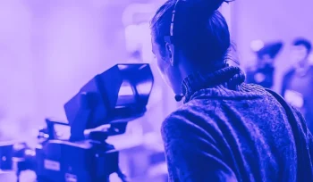 Kenapa Portal Berita Punya Live Streaming Nonstop? Ini Jawabannya!