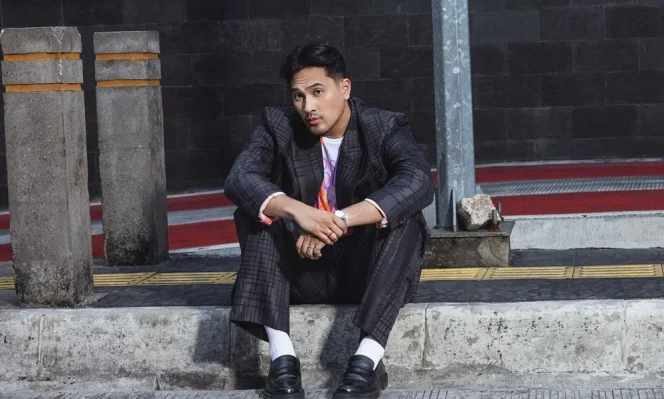 Adrian Khalif Rilis “2001x”, Lagu Tentang Hubungan Toxic Tapi Susah Pisah
