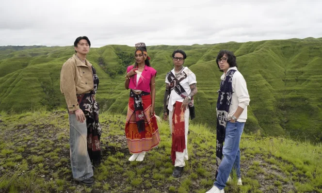 Weird Genius Bawa Instrumen Tradisional Sumba ke Level Internasional Lewat “Your Side”